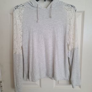 Cute hoodie with lace shoulders